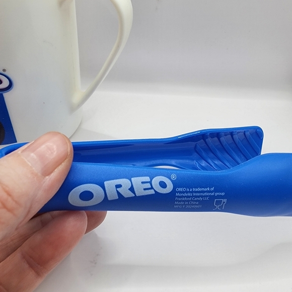 NEW - Oreo Dunk Set- Cup, Cookie Cage & Tongs - Plastic - Picture 5 of 9